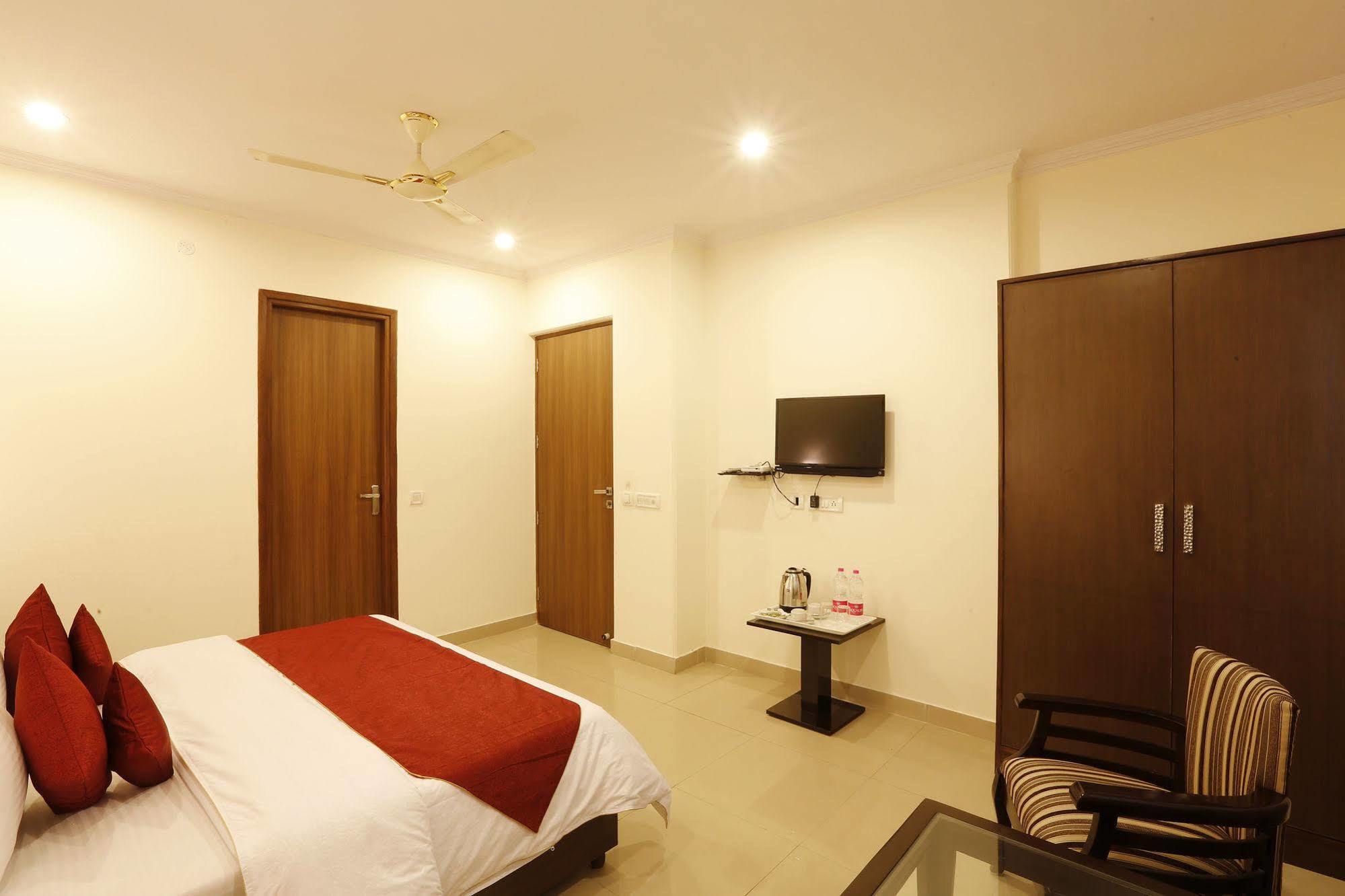 hotel chanakya new delhi reviews